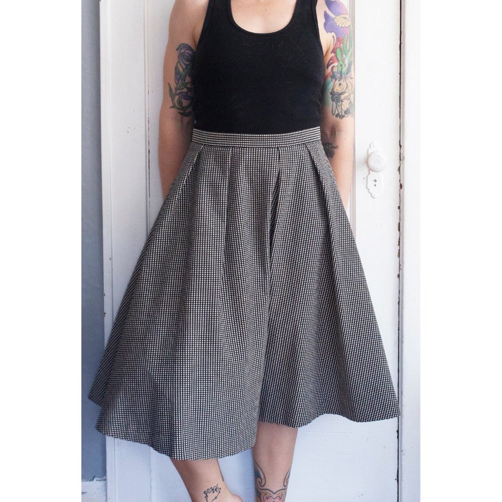 Flirty Black and White circle skirt